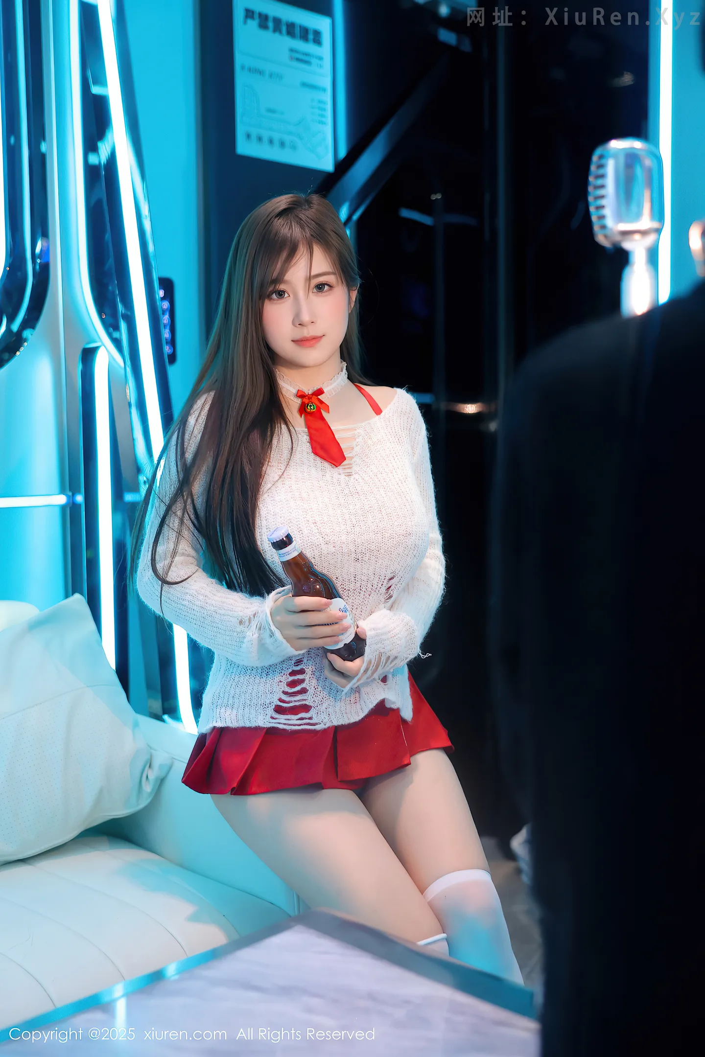 图片[4]-[XiuRen秀人网] VOL.10470 模特小肉肉咪私房性感白色蕾丝内衣配白丝袜秀凹凸身材诱惑写真76P-秀人网官方网站